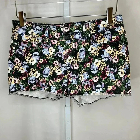 2/$30 Disney Lilo and Stitch Cut Off Hawaiian Floral Denim Shorts Women Size 3 - Picture 1 of 11